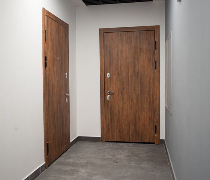 Двери из йошкар олы. Дверь элит термо. Входные двери с фрамугой в квартиру. Межкомнатные двери bravo массив м5. Двери с установкой люберцы.